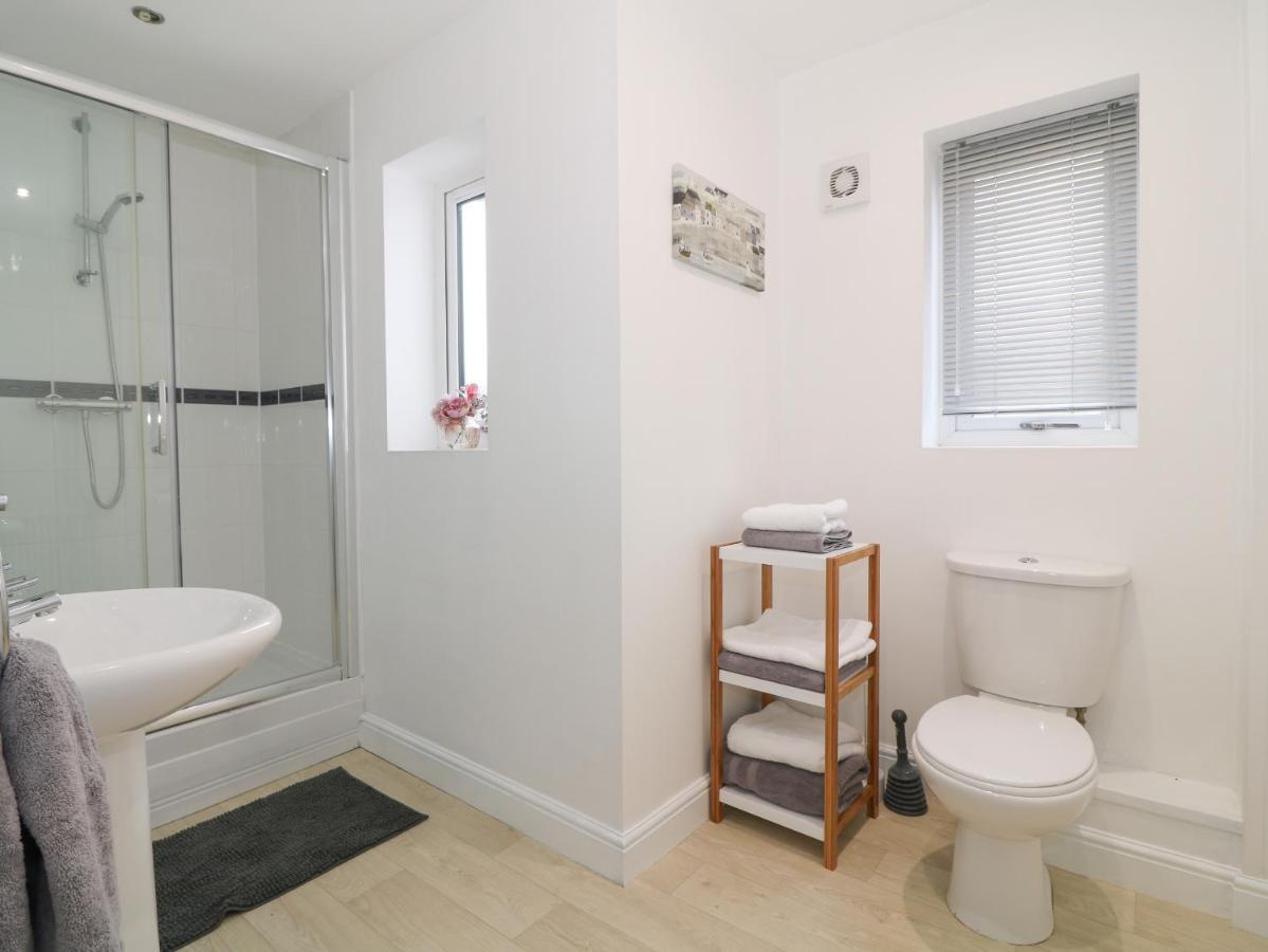 8 Marina View Villa Pwllheli Exterior photo