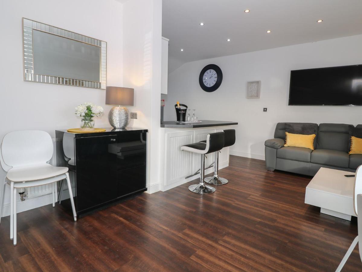 8 Marina View Villa Pwllheli Exterior photo